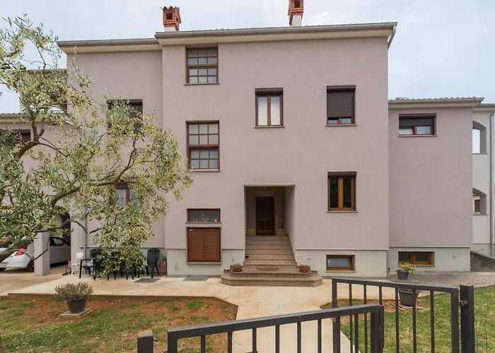 Intimes * Ρόβινι